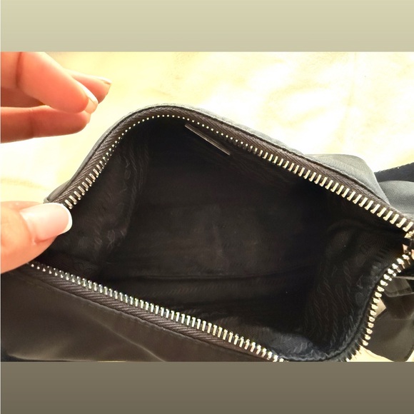 Prada Re-Edition 2005 Re-Nylon bag - Picture 5 of 6